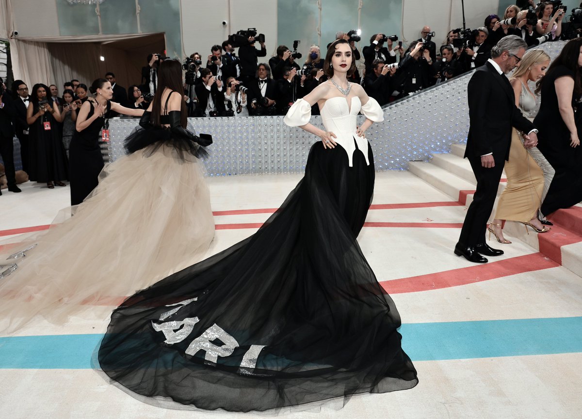 Lily Collins at the #MetGala. bit.ly/44lrLbw