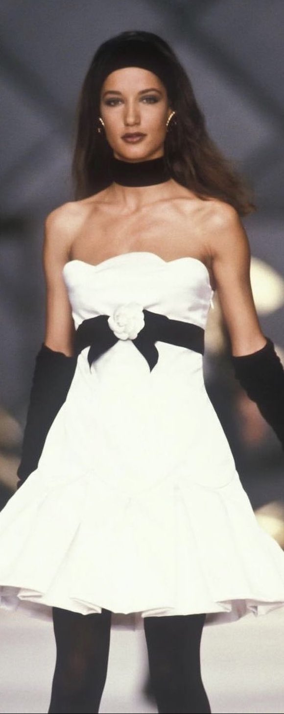 amor on X: this mini dress from F/W '90 Chanel was the PERFECT