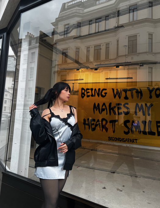 should I be the one that makes your heart smile? https://t.co/kv1YLlh0O1
