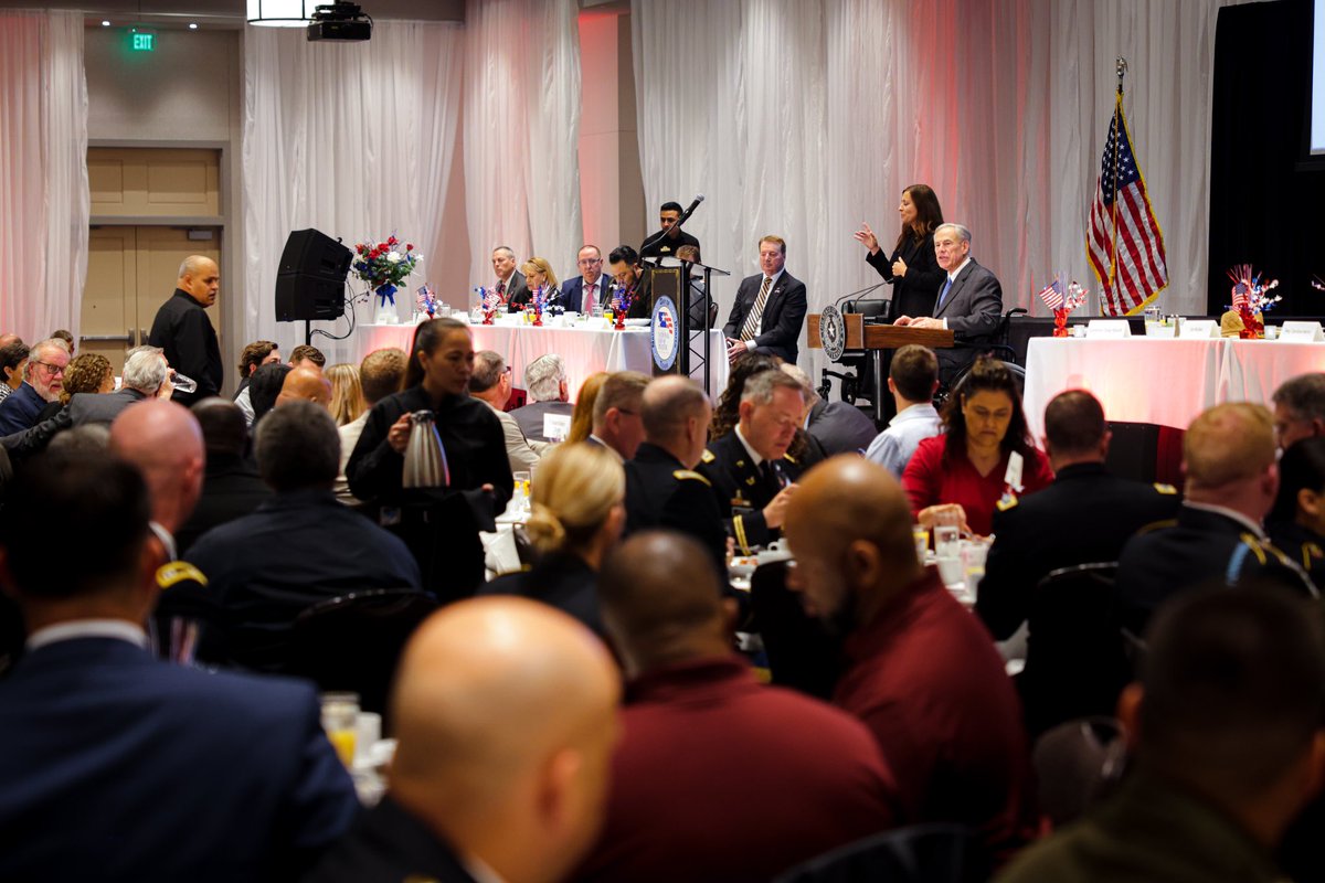 GregAbbott_TX's tweet photo. This morning, I joined more than 700 interfaith and community leaders at a prayer breakfast in Round Rock to commemorate the National Day of Prayer.

God is always with us – today and every day.

May He continue to bless Texas. https://t.co/SIKHOXdC80