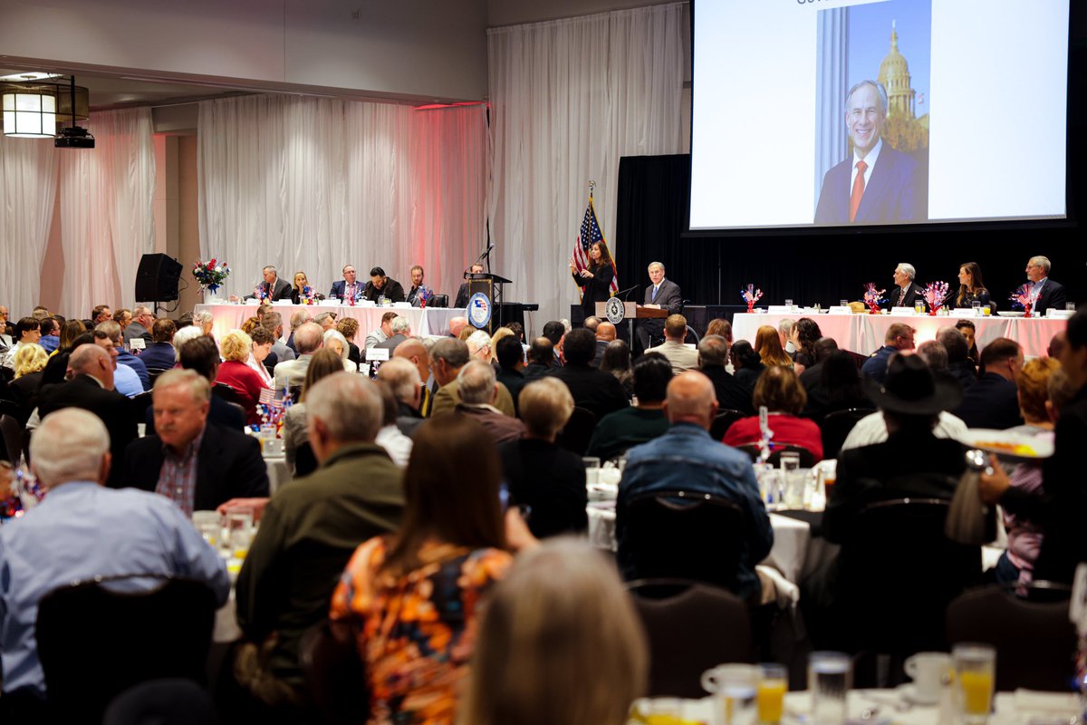GregAbbott_TX's tweet photo. This morning, I joined more than 700 interfaith and community leaders at a prayer breakfast in Round Rock to commemorate the National Day of Prayer.

God is always with us – today and every day.

May He continue to bless Texas. https://t.co/SIKHOXdC80
