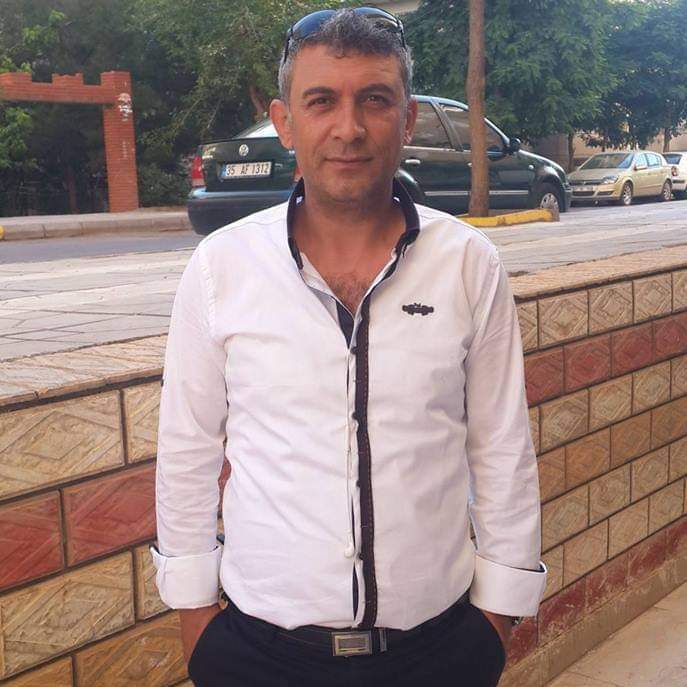 Döndu bana bakti nerelisin dedi hayatlarinda sadece bi kadina askim diyenlerin hemserisiyim dedim ğuldu bakislarindan belli dedi ve gitti.🙏