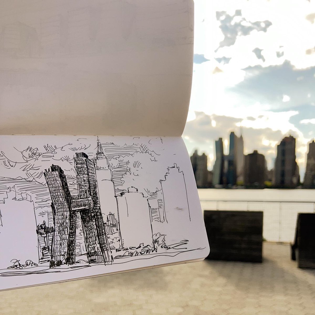hsyee's tweet photo. #newyorkcity 05/01/2023 #pleinair #penandink #crosshatching #illustration by #HenrySeneYee
-
#nycurbansketchers #urbansketchers #longislandcity @StillmanandBirn #uniballSigno #gelpendrawing #ballpointpen #stillmanandbirn https://t.co/hYd9c9q8bh