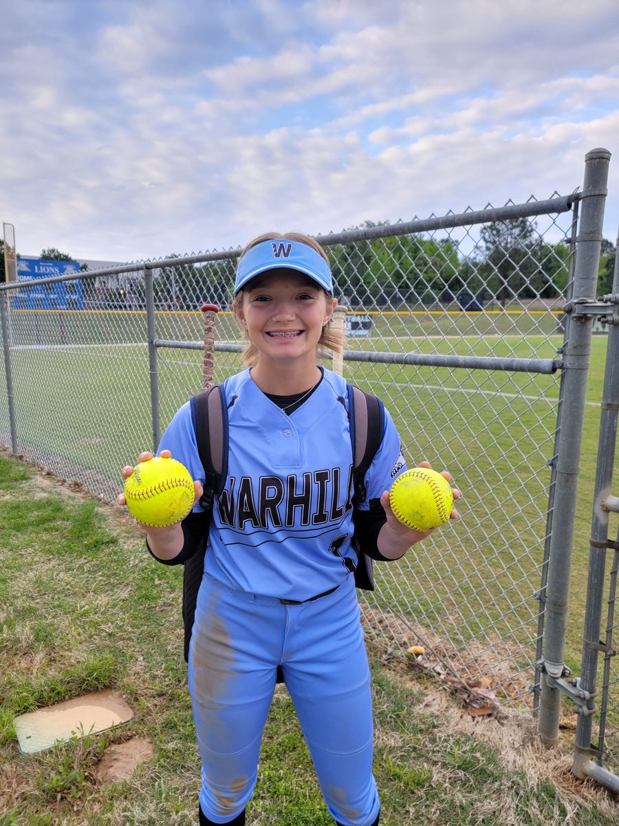 KaciWagner_2026's tweet photo. Hit my first two over the fence homeruns tonight against York Varsity!  🧡💪 #setthepace #warhillsoftball @Hornets08_Plank @757NxtLevelAthl @TabbyDabney https://t.co/uGfnHemo1j
