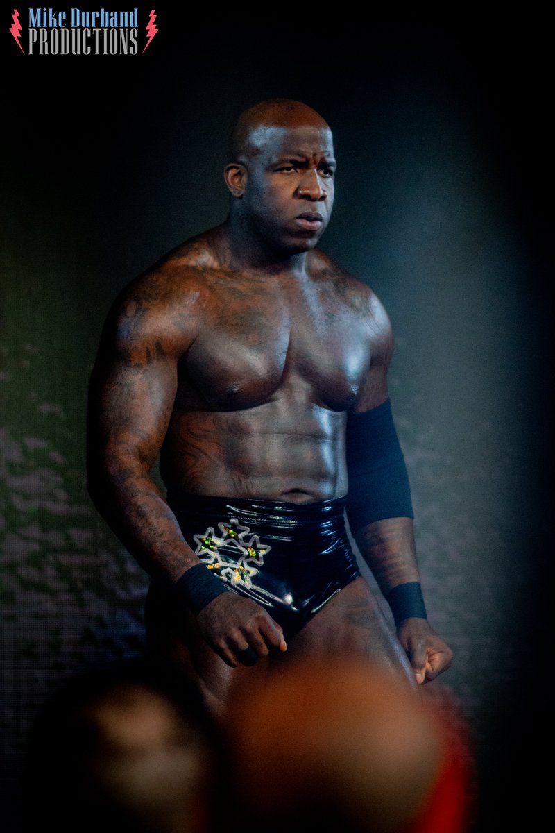 MikeDurband's tweet photo. Moose makes his entrance at #IMPACTWrestling #SpringSlugfest! @TheMooseNation #IMPACT 

📸: Mike Durband Productions https://t.co/csMbz4uNpV