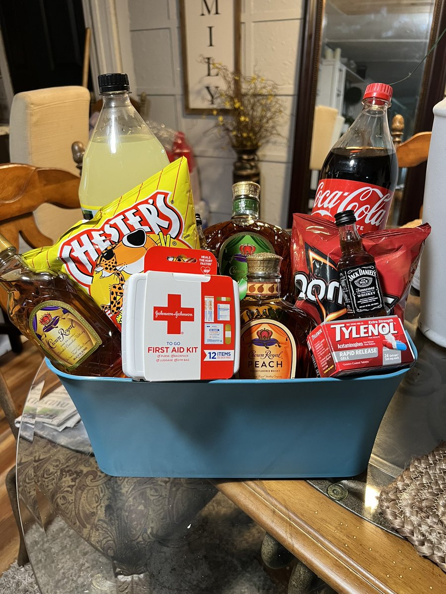 EatsSpiritual's tweet photo. As time is hitting closer to our yearly back to school giveaway this year we’ll be raffling off a hangover basket. Ways to enter: Cash, Cashapp= $SpiritualEats &amp; Zelle= $tatyana robinson
Like, Share, Repost. Thank You 🌻 https://t.co/K7ACEqa77W
