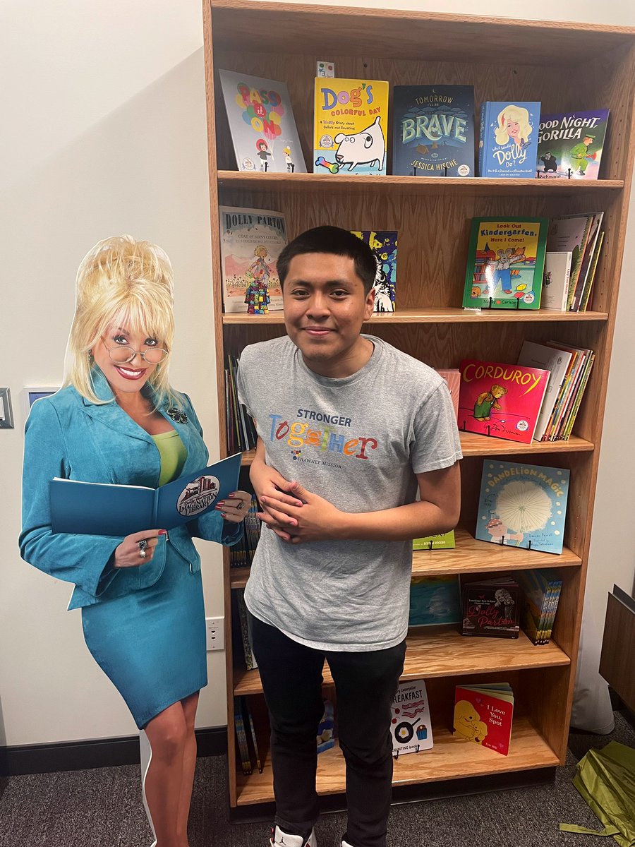 theSMEF's tweet photo. Joseph, a senior at @SM_NORTH_HS, has been working on a #RealWorldLearning project in his Spanish 6 class to help bring @dollyslibrary to more families in @theSMSD! Joseph was part of Leadership Shawnee Mission &amp; plans to go into accounting someday. #OneShawneeMission https://t.co/Y5crz27RGu