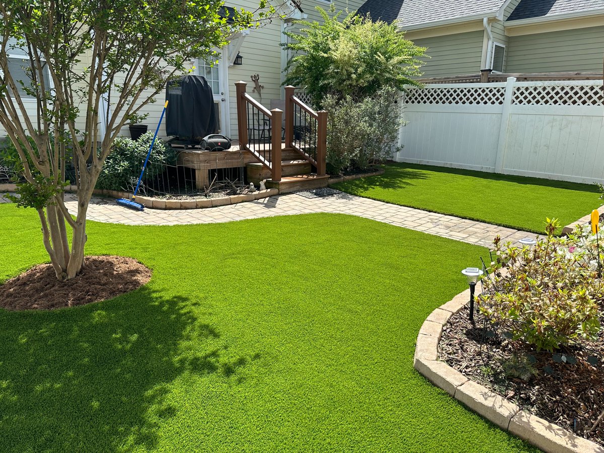 PinehurstPros's tweet photo. We're excited to share with you our recent project in Raleigh, NC. The installation was completed on 04-15-2023, and the before and after photos speak for themselves! At Pinehurst Turf Pros, we pride ourselves on going above and beyond for our clients. https://t.co/HN5m37Nd4u
