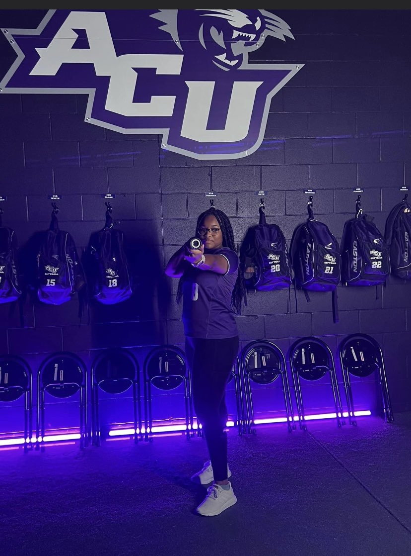 A_Starks22's tweet photo. Had a fun eventful time visiting ACU today! Thank you @CoachFarler @catyreeves the @ACU_Softball coaching staff and players for the tour and showing me not only what the softball program has to offer but also the amazing facilities and educational opportunities ACU offers! https://t.co/FhSN8R8gHb