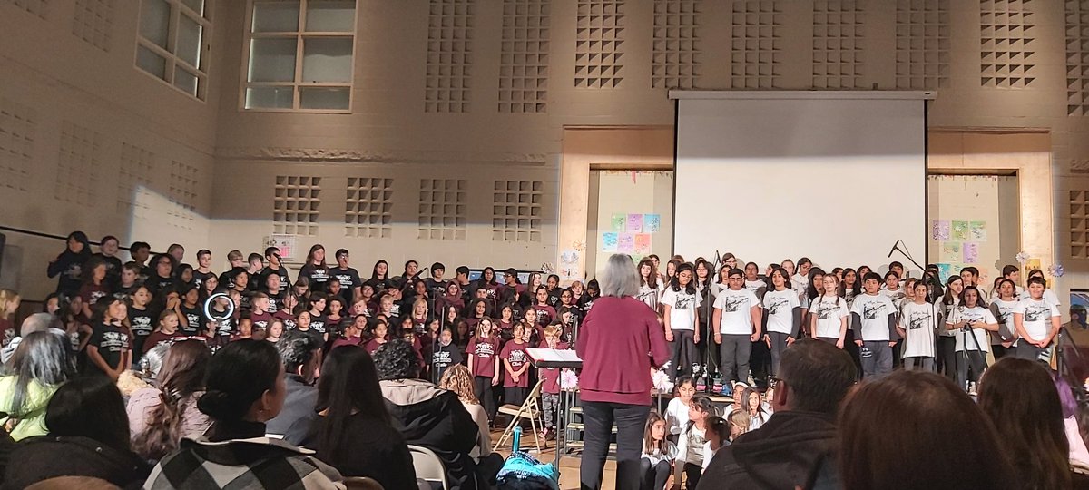 We have a Spring in our step @Hawthorne_PS Spring Concert! Hard work and dedication is in full bloom this evening! #MusicMondays #StudentVoice #MusicManiacs #ProudHuskieParents @kboxlive