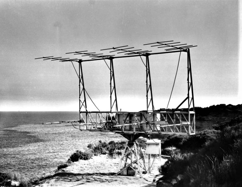 CSIRO_ATNF's tweet photo. #ATNFflashbackFriday A view of the 8-Yagi array at Dover Heights in Sydney, 1951. This array was later converted in 1952 into a 12-Yagi array, on the same mounting. Read the history here: https://t.co/sWstZs3xdq https://t.co/8Dyn87wKFL