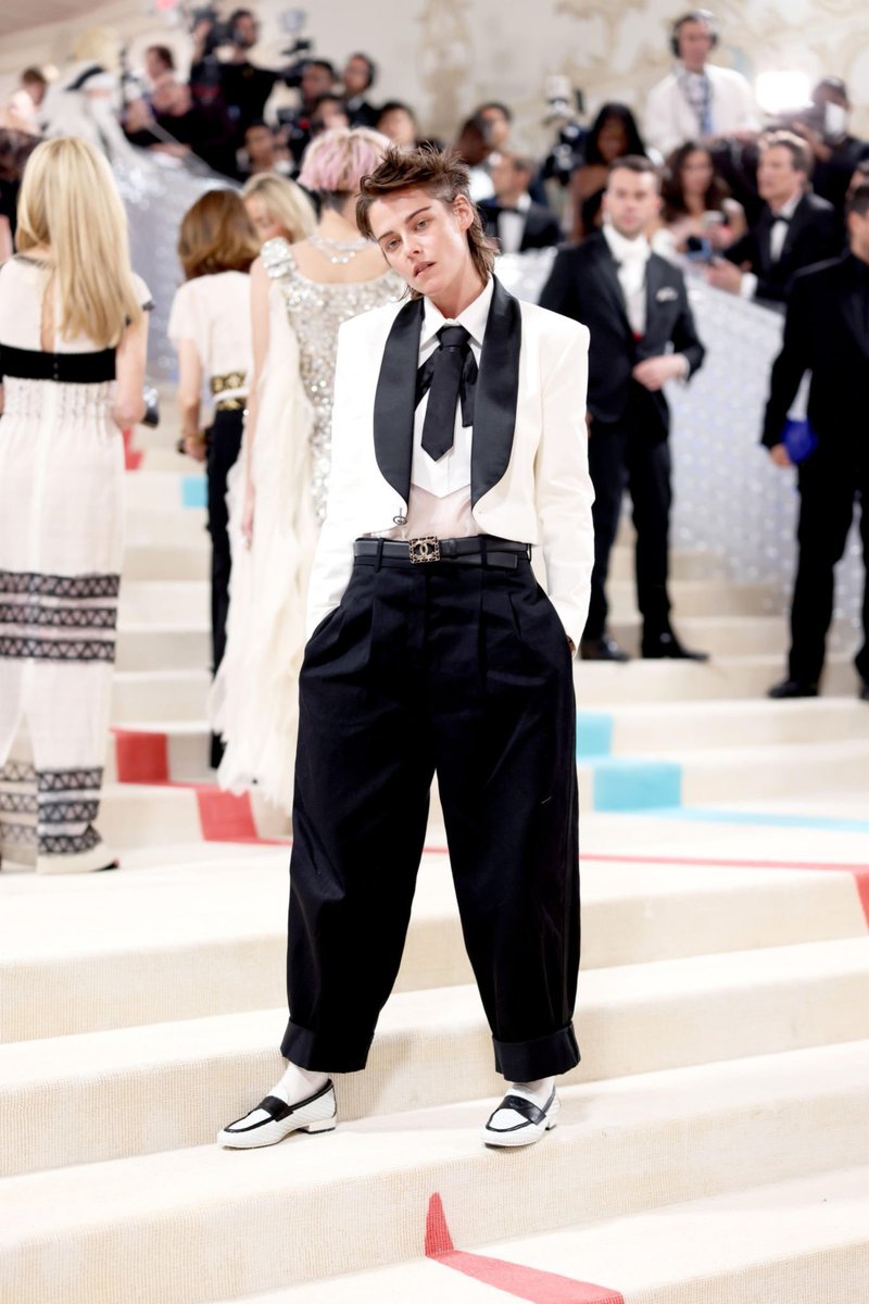 KSBRMidia's tweet photo. Kristen Stewart no Met Gala!

📸: https://t.co/atmYTO65HJ https://t.co/jtult5mAbk