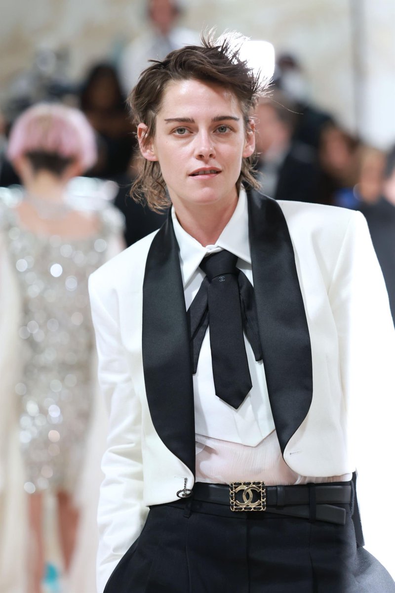 KSBRMidia's tweet photo. Kristen Stewart no Met Gala!

📸: https://t.co/atmYTO65HJ https://t.co/jtult5mAbk