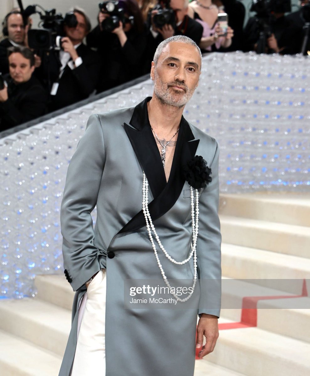 taika waititi at the #metgala left absolutely no crumbs