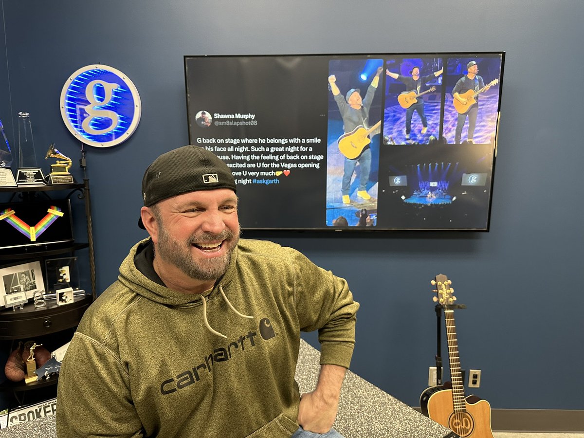 garthbrooks's tweet photo. One year ago today we made history together!!!! love, g 

Watch #StudioG here: https://t.co/Tv5JSyhXwz https://t.co/sM7rFA3E1m
