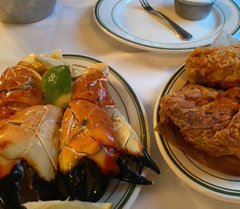 Warkhfh's tweet photo. It's still the delicious food made by my mother https://t.co/ls8OWa6IcH