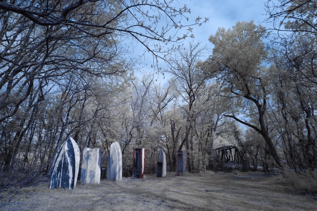 notleyhawkins's tweet photo. Boathenge in Boone County, Missouri. Photography by Notley Hawkins. #missouri #midwest #outdoors #landscape #trees #foliage #trail #boats #boathenge #art #sculpture #artinstallation #bridge #trussbridge #steelbridge #infrared #infraredphotography #lifepixel #590nm #notleyhawkins https://t.co/rQafe1pvYc