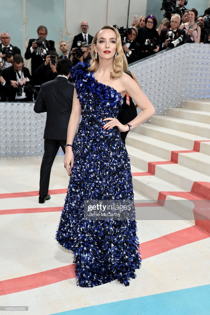 📸 | E O LOOK VEIO AÍ!

Fotos de Jodie Comer no tapete vermelho do #MetGala