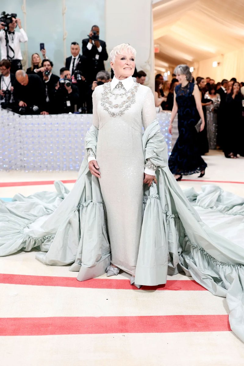 Trend__Fashion's tweet photo. Ladies &amp; Gentlemen. Glenn Close. ICON #MetGala2023 #MetGala https://t.co/loYAZSmLCE