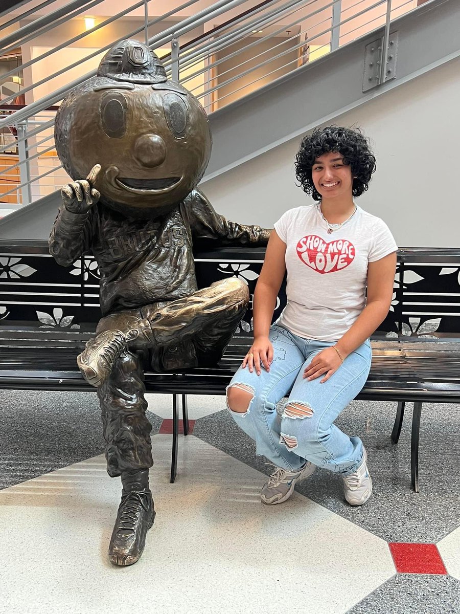CharuChopra12's tweet image. Anisha committed to @OhioState and is in the Honor’s program!! She is going to study Psychology!💙❤️📚 So proud of my girl who has already completed 3000/4000 level psychology major classes through her high school CCP program. #bluestreakpride 
#buckeyebound #decisionday
