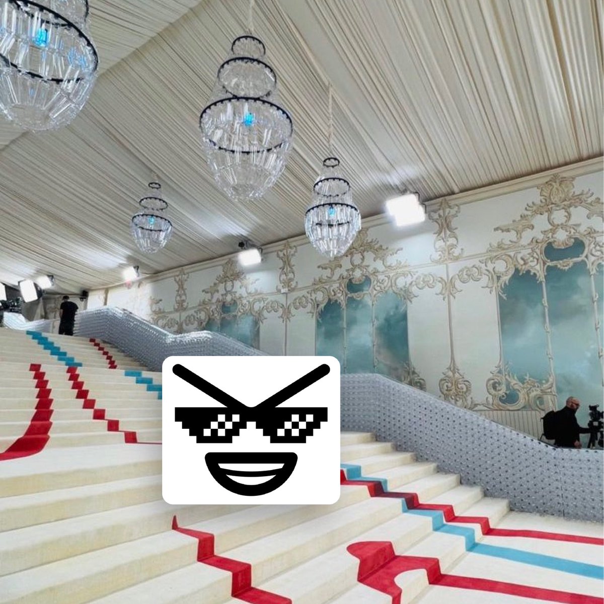 savewithenvie's tweet photo. Envie has arrived at the #MetGala https://t.co/gY4mFhugty