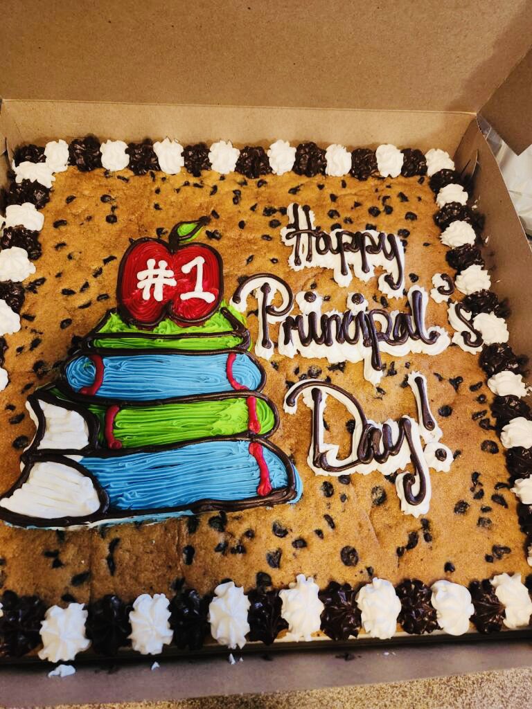 APSHumphriesES's tweet photo. Stop 🛑 what you’re doing! Help us honor🌟 &amp; celebrate @JaronTrimble 4️⃣ National Principal’s Day‼️He exemplifies Servant Leadership &amp;  works hard to ensure @HumphriesES always does what’s best for children.💯 #roadrunnerstrong #Leadership @apsupdate @DrLisaHerring @TommyUsherAPS https://t.co/VYDGOuZ0lB