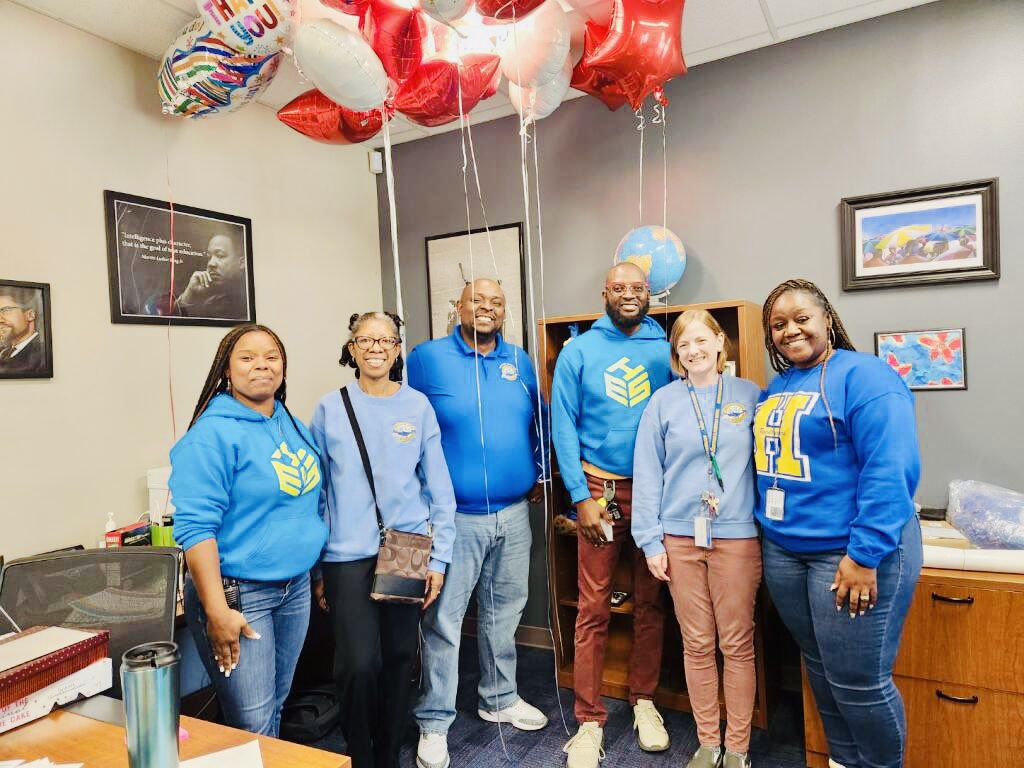 APSHumphriesES's tweet photo. Stop 🛑 what you’re doing! Help us honor🌟 &amp; celebrate @JaronTrimble 4️⃣ National Principal’s Day‼️He exemplifies Servant Leadership &amp;  works hard to ensure @HumphriesES always does what’s best for children.💯 #roadrunnerstrong #Leadership @apsupdate @DrLisaHerring @TommyUsherAPS https://t.co/VYDGOuZ0lB