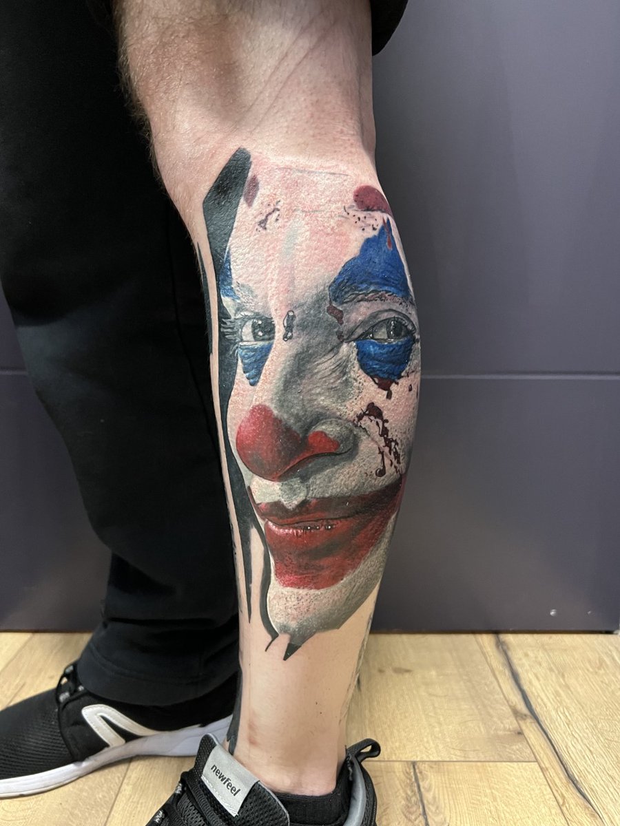 CptCheapr's tweet photo. 3/7 séances #tattoo #joaquinphoenix #inked #tatouage #art #tattoothejoker #thejoker #tattooartist #tattooart #tattoolife #artist #tattooist #orleanstattoo #realistic #ink #realistictattoo #inked #france #portrait #realism #artwork #jokertattoo L'artiste : https://t.co/LzZqHtQ9xU https://t.co/GJxjM47Hn2