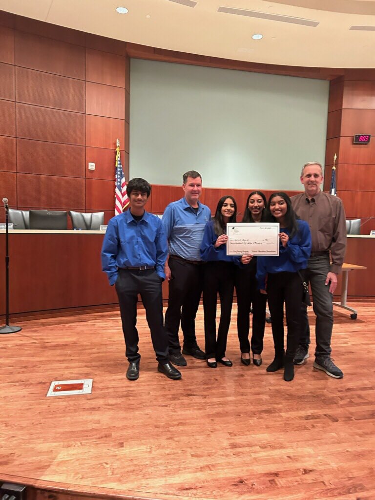 trthompson68's tweet photo. FISD #incubatoredu pitch night.
#infinitiboard took 2nd place. Great group of students. #cen10titans #titannation https://t.co/fmFAwgIqkL