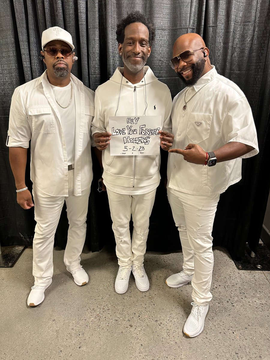 onunblocked's tweet photo. 📢 ICYMI: Boyz II Men is hosting a Discord Q&amp;A for Love You Forever collectors on 5/2/23 at 12pm PT! 

Grab your today and join the fun. 
https://t.co/Nk7LJC3H2L https://t.co/g8VabmP5kT
