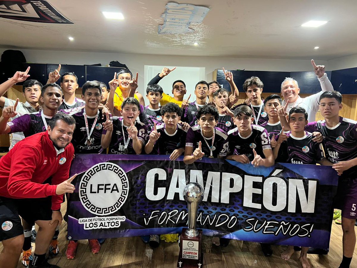 AcademiasUDS's tweet photo. ¡¡𝗡𝗨𝗘𝗦𝗧𝗥𝗢 𝗣𝗜𝗟𝗢𝗧𝗢 𝗘𝗦 𝗖𝗔𝗠𝗣𝗘𝗢́𝗡 𝗗𝗘 𝗟𝗔 #LFFA!! 🔥🏆🥇

¡¡𝙇𝙊 𝙇𝙊𝙂𝙍𝘼𝙈𝙊𝙎𝙎𝙎𝙎!! 👊🏻🤍

🏳️ #CRE100DO 🏴 https://t.co/kfneHd5luo