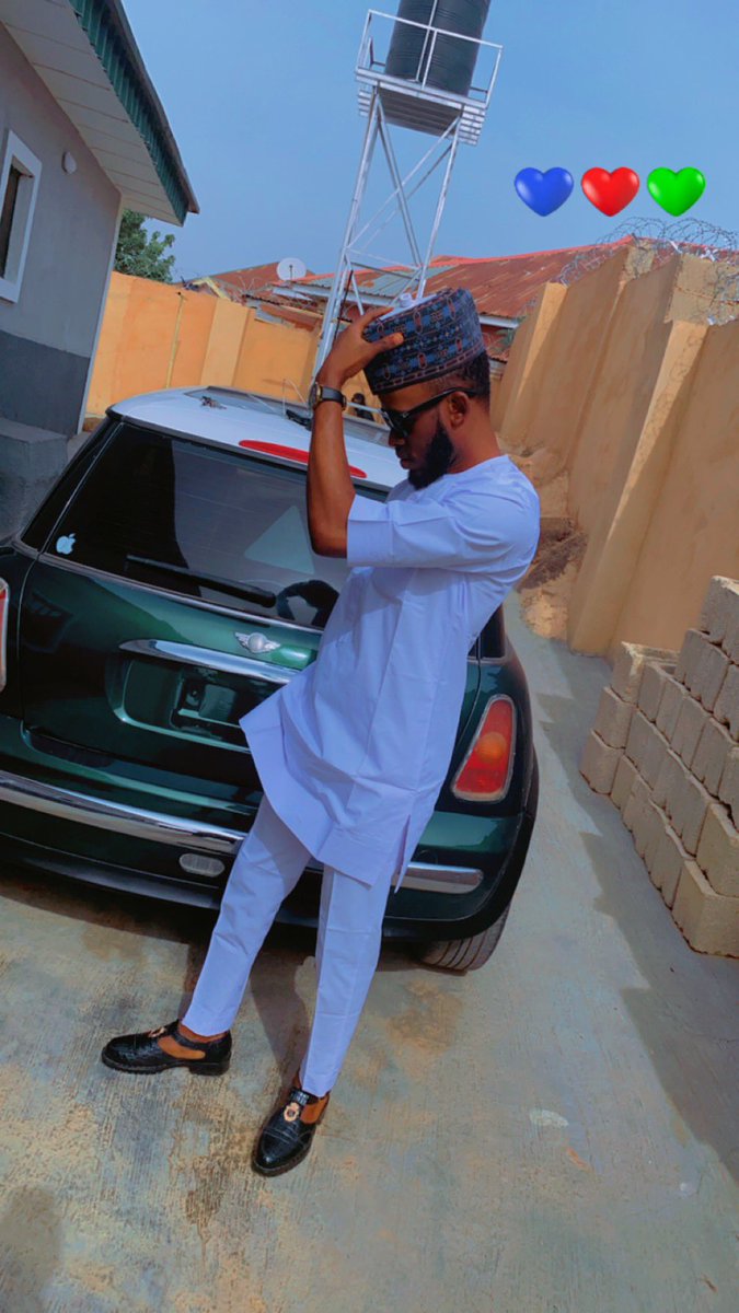 Datboylanz's tweet image. April ! 🗑