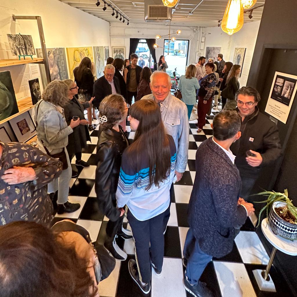 letthepaintflow's tweet photo. Do you #art ? The opening was fantastic! https://t.co/7lIeMbG5bT