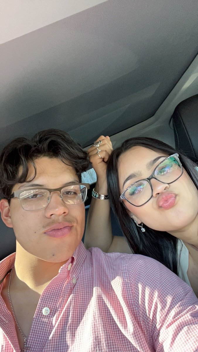 aaronmags40's tweet photo. Damn we fine😍 https://t.co/YWcNqj1cDR