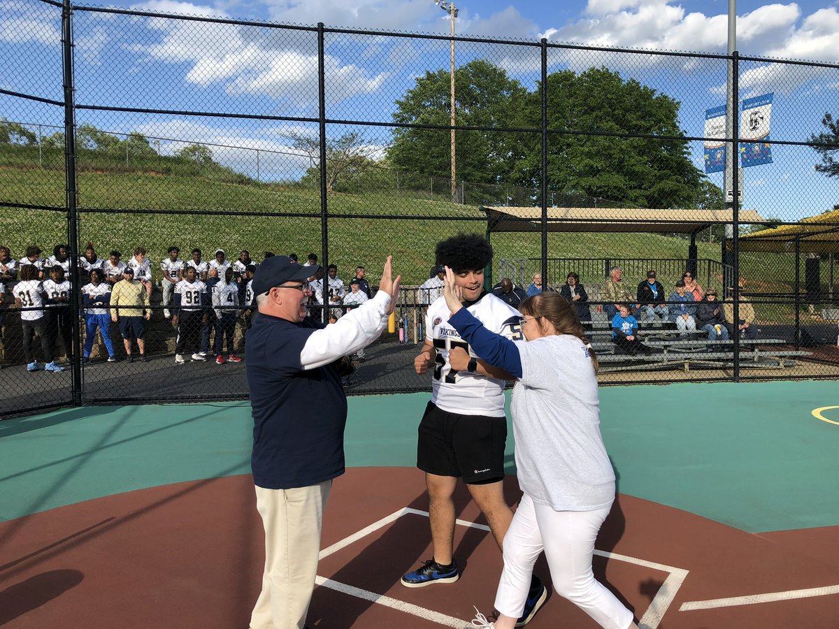 nateharris79's tweet photo. We love serving our community!! 
Iron  sharpens iron 
Miracle League Night 
#ThisIsSpartanburg @REFINEDFB https://t.co/SQh6Qp8ODV