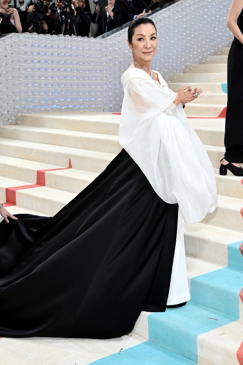 etnow's tweet photo. Michelle Yeoh is everything everywhere all at once at the #MetGala. https://t.co/1oD83b6Pz2