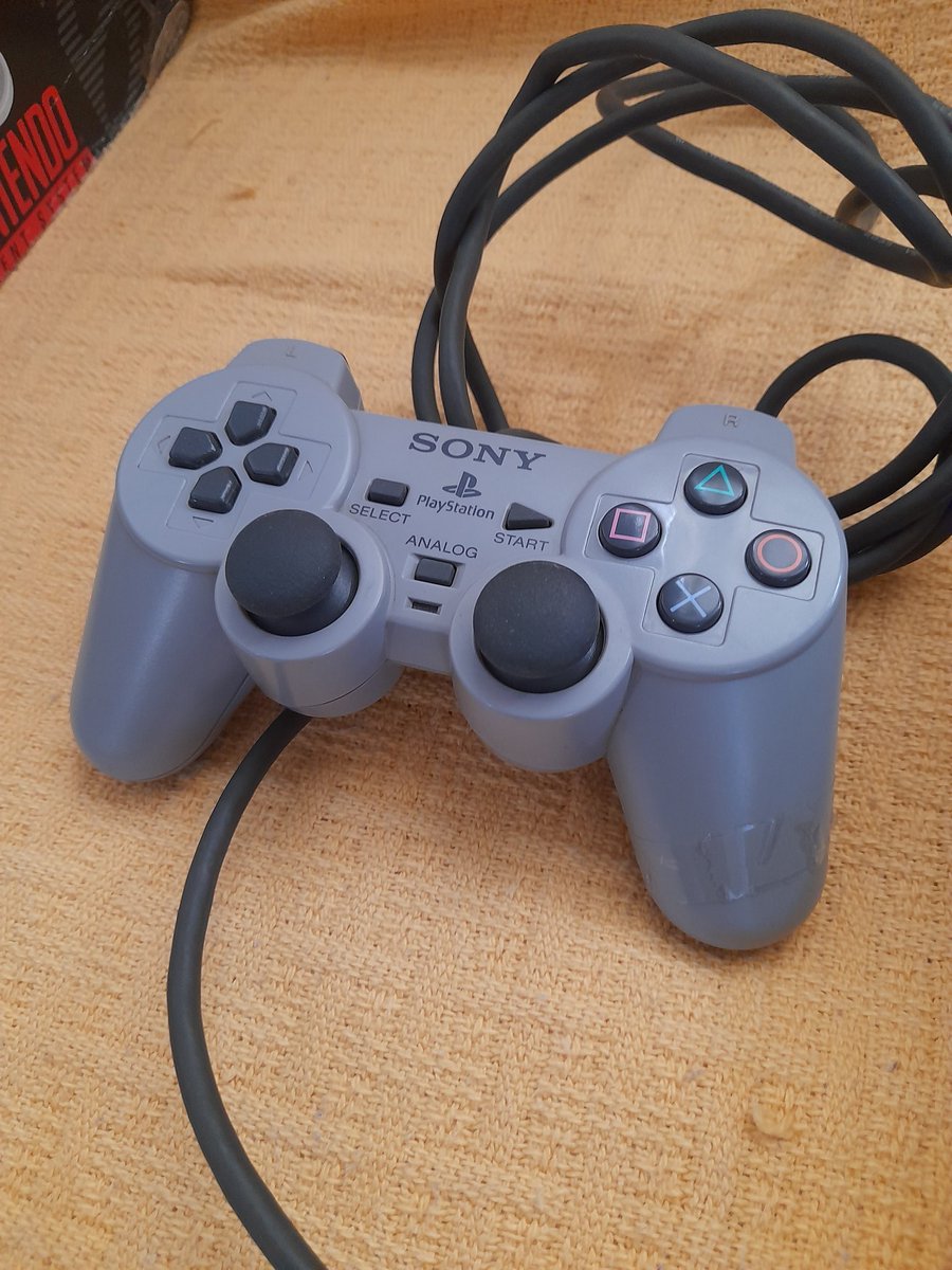 MaiconMono's tweet photo. A genki dama pro Nintendo Switch tá quase pronta, quem puder ajudar a dar um RT pra chegar no próximo dono agradeço!
PS1 Bloqueado Japonês Conservadíssimo!!! Com jogos originais japoneses, entre eles RE2, Tetris..envio Via OLX PAY!!! Valor: 660.00✌🏻 https://t.co/4samRcMoOQ