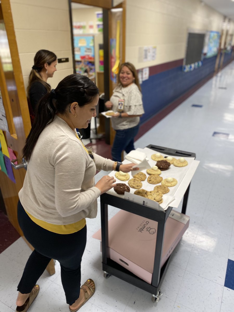 MrsG_Trevino's tweet photo. Our @NISDTimberwilde staff felt the love today from @CrumblCookies! Thank you for #LeadingOurPack
@arcevalerie1 https://t.co/2IsJIEbR50