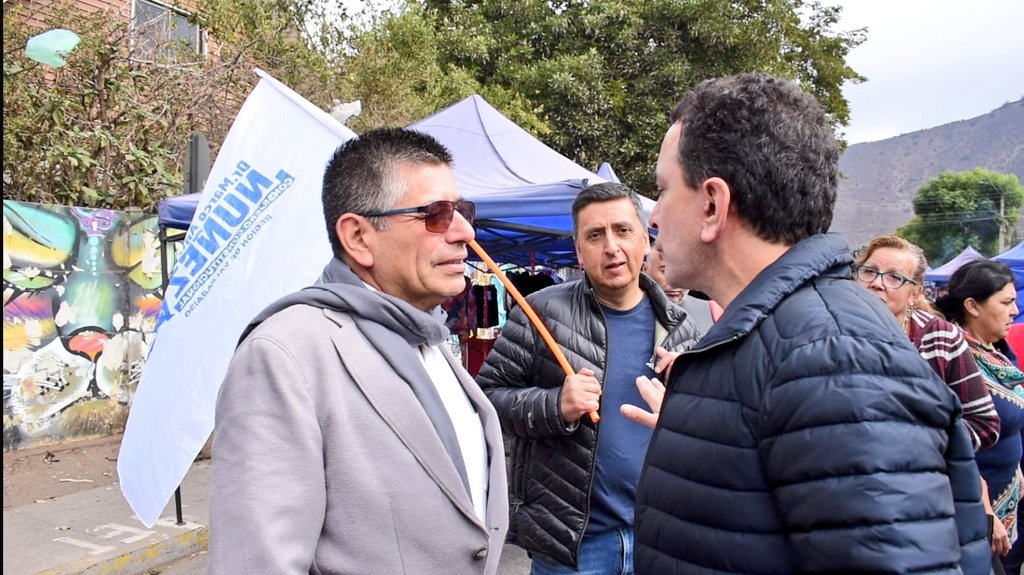 dr_marconunez's tweet photo. Estuvimos en la comuna de Llay Llay compartiendo con el Concejal José Garate, con vecinos en la feria libre y en calle Balmaceda y con los auditores de Radio Ilusión FM.

El 7 de mayo en la Región de Valparaíso y el valle de Aconcagua @marconunez #consejeroconstitucional #vota2✌️ https://t.co/zTv8ZvpIhq