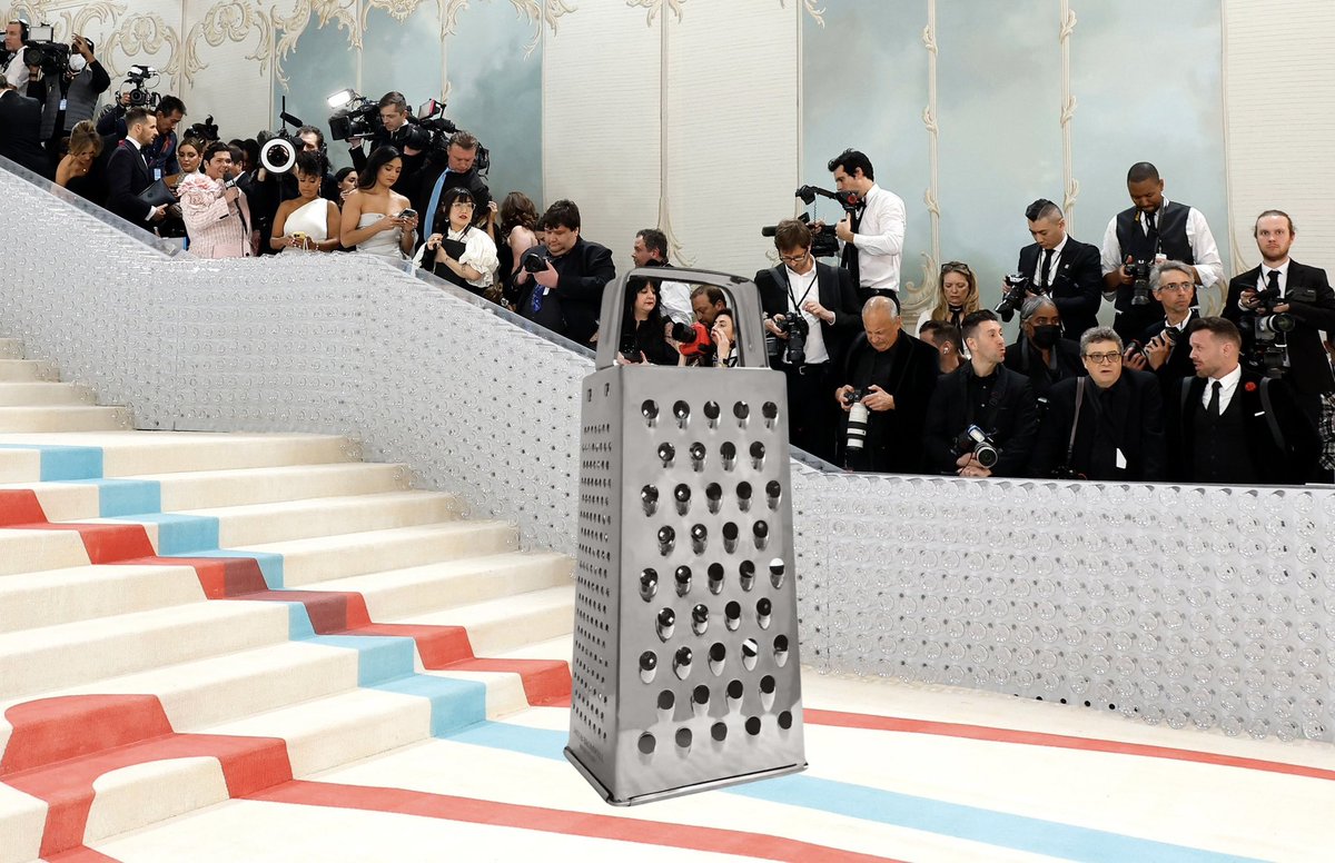 HalloweeniesPod's tweet photo. The cheese grater from EVIL DEAD RISE just arrived at the #MetGala. https://t.co/AdFsgKNMIo