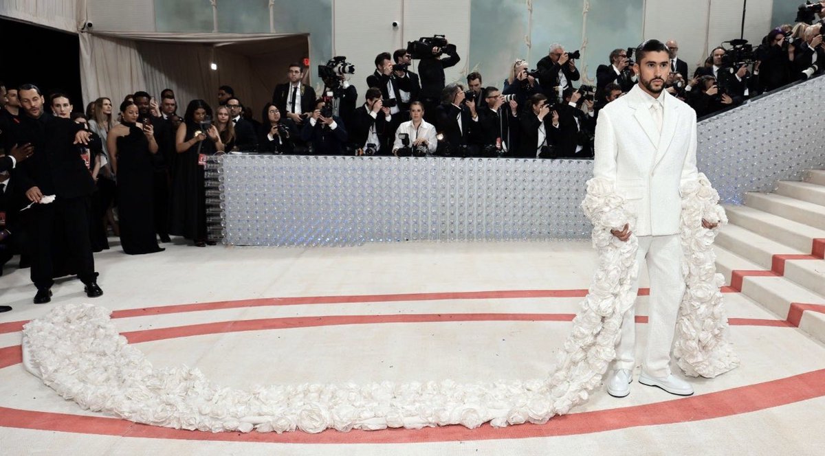 #MetGala look total #BadBunny