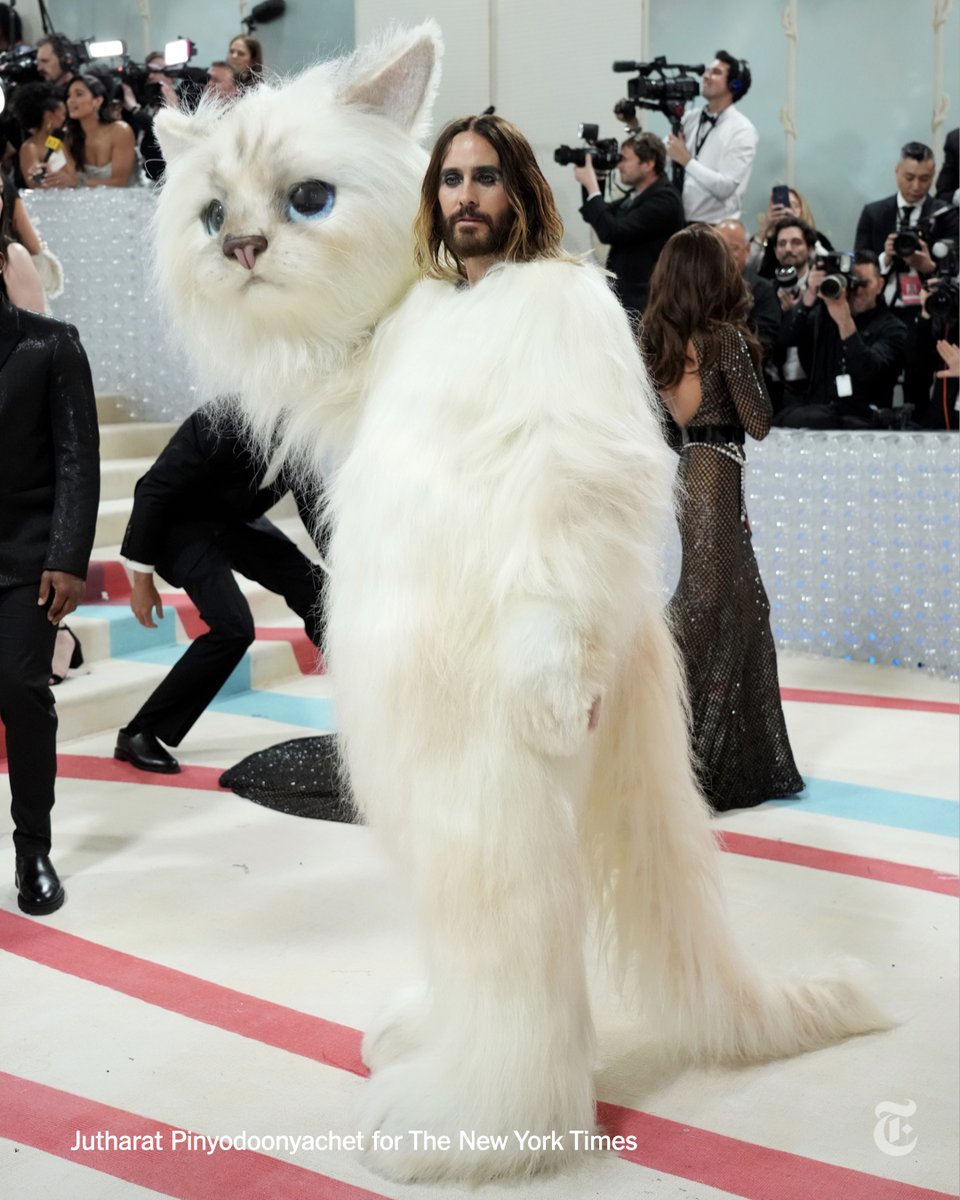 Jared Leto showed up to the Met Gala in a giant costume resembling Choupette, Karl Lagerfeld's cat. nyti.ms/44isb2q