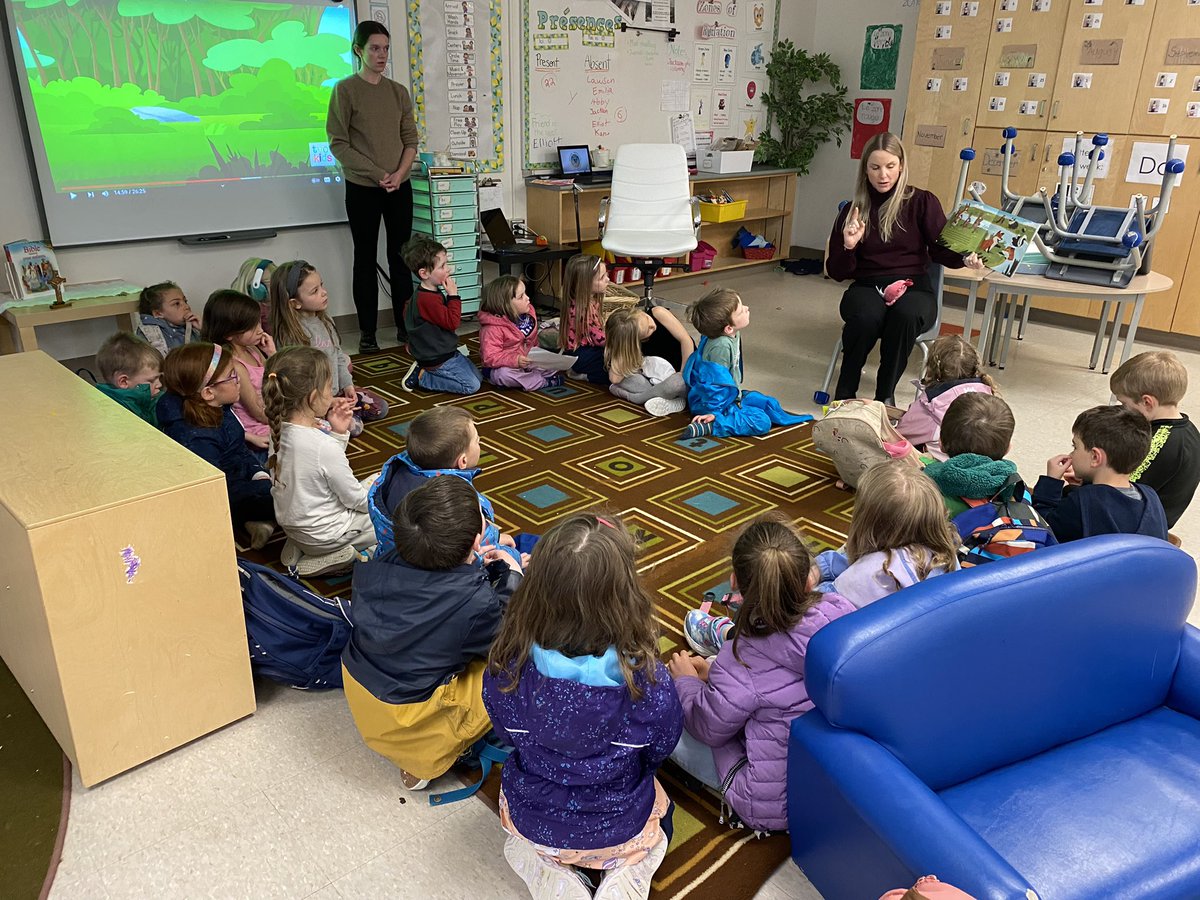 MsYhapRECE's tweet photo. Today, as a part of Catholic Education week, we had a mystery reader in our class! Thank you to Mrs.Fortier for the wonderful story! @MsMcNiece @MmeCowper @StPhilipOCSB https://t.co/INl7OvsHwI