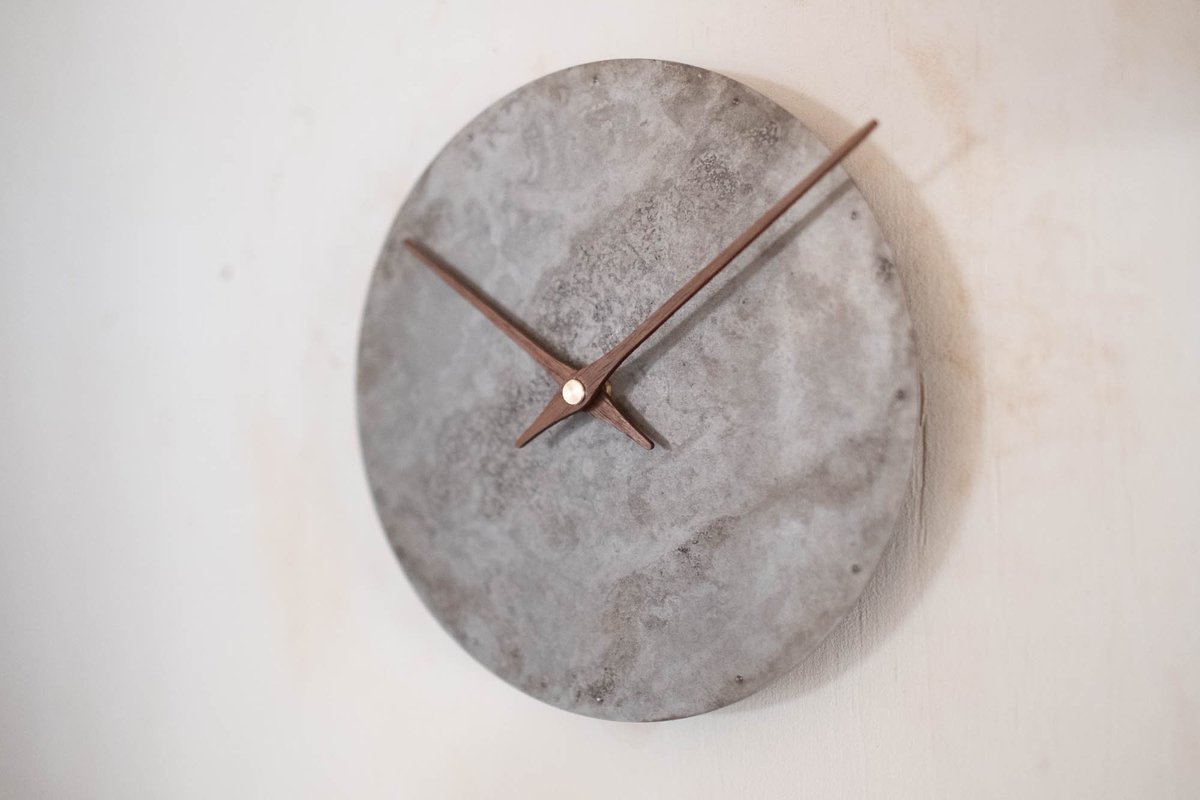 FOGproduct's tweet photo. wallclock
φ180mm(突出部の針を除く)

サビの生成・除去等によるテクスチャがついています。一点ずつ異なる仕上がりで、石や左官、月面のような質感です。

#interior 
#wallclock
#product
#壁掛け時計
#texture
#design

https://t.co/0AxXBBfhyS https://t.co/4KVuHjW8Un