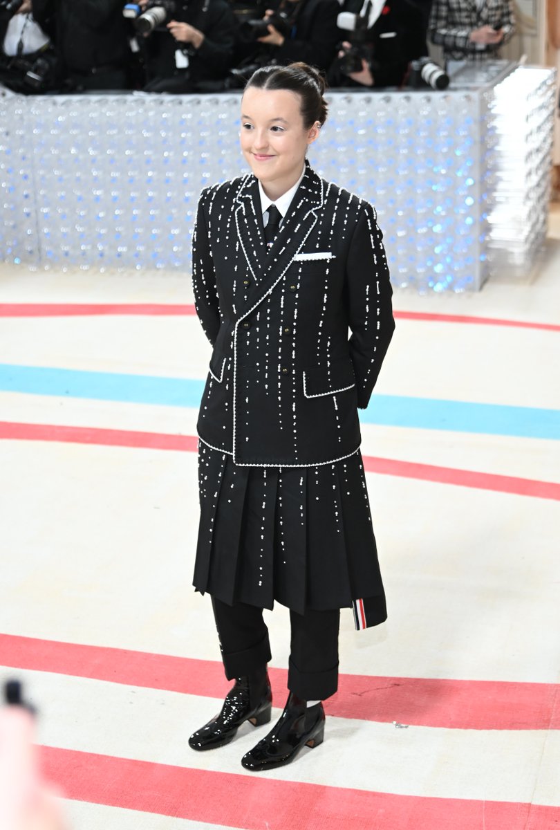 etnow's tweet photo. Protect Bella Ramsey at all costs. #MetGala https://t.co/e2JO4MPFJs