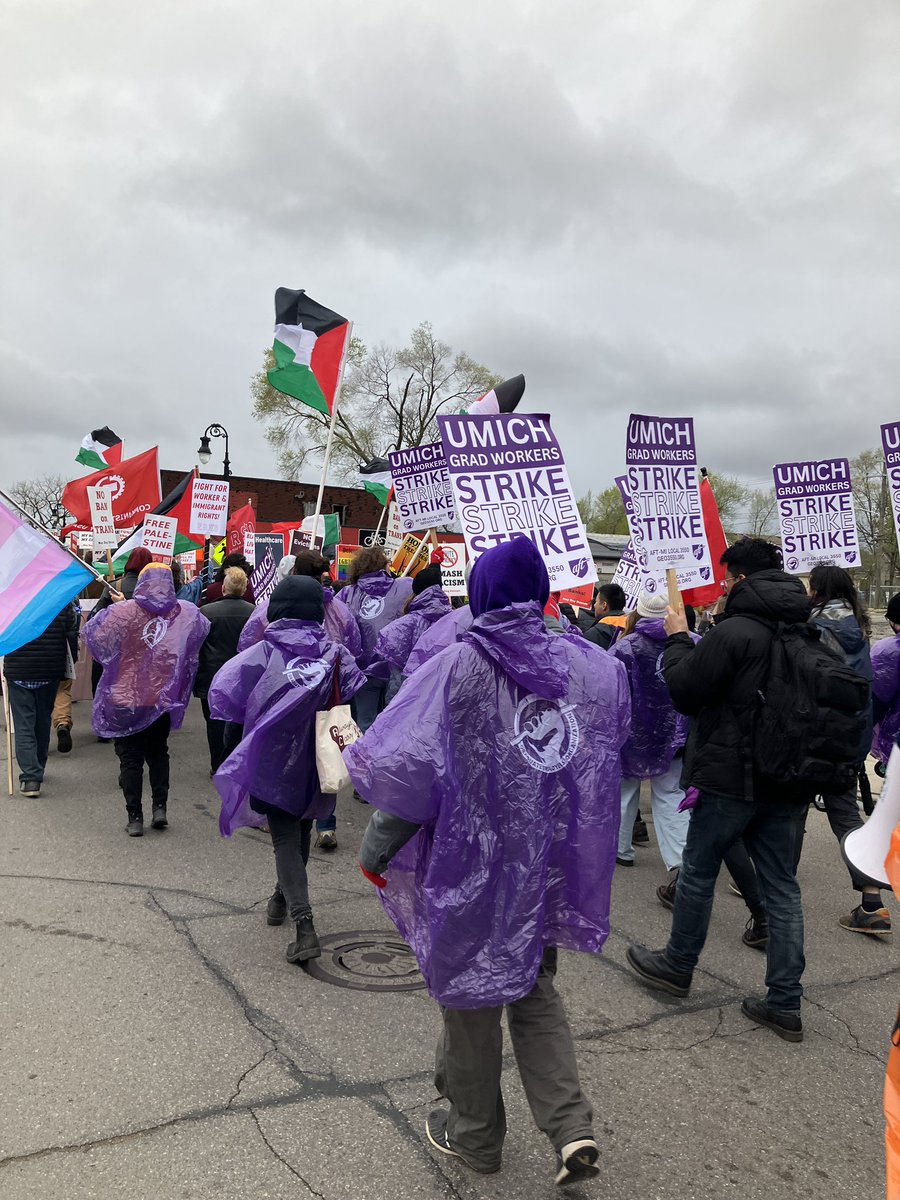 Michigan Grad Workers took to the streets of Detroit alongside Teamsters, UAW and other comrades for International Workers’ Day! We know that our struggles are interconnected. 

When we fight, we win! ✊