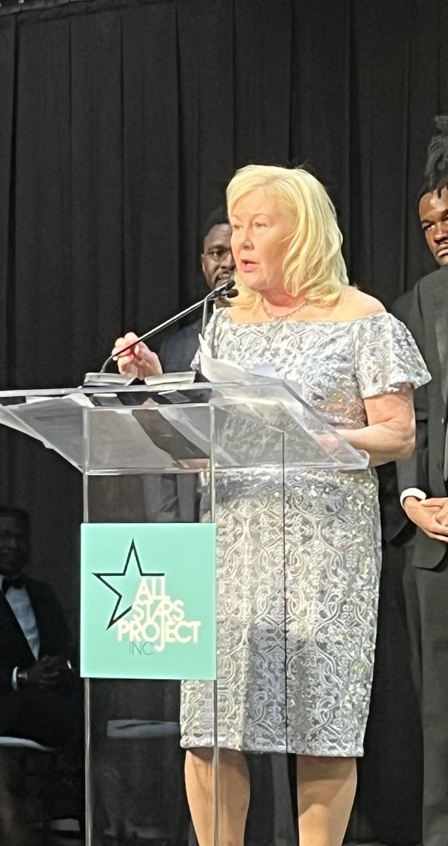 lisa_linnen's tweet photo. Tribeca Rooftop - All Stars Project’s Gala celebrating @KateBarton, Decade of Leadership recipient & Gloria Strickland, Lifetime Achievement recipient. Inspiring. Impacted our communities, developed new generations of leaders. #PerformanceofLeadership #AllStarsProject https://t.co/E5SVCrtpgs