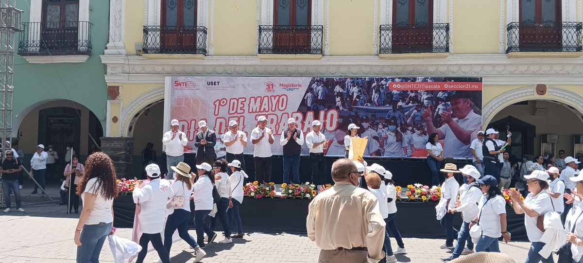 maryzv's tweet photo. ¡Así se ve la unión de un #MagisterioFuerteYTransformado!
Un año más salimos a las calles de #Tlaxcala en defensa de nuestros derechos. #CutbertoChavez #Snte
¡Gracias a toda nuestra #Sección31 que se sumó! #Seccion31 #Tlaxcala 
@NSaanni @XICOHTENCATL07 @alfredova_sa https://t.co/HVzuoVpKUD