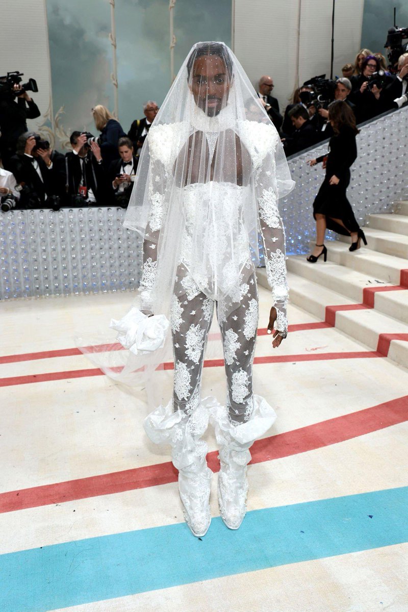 popcultureshub's tweet photo. Alton Mason at #MetGala https://t.co/j4Ws64LHnl