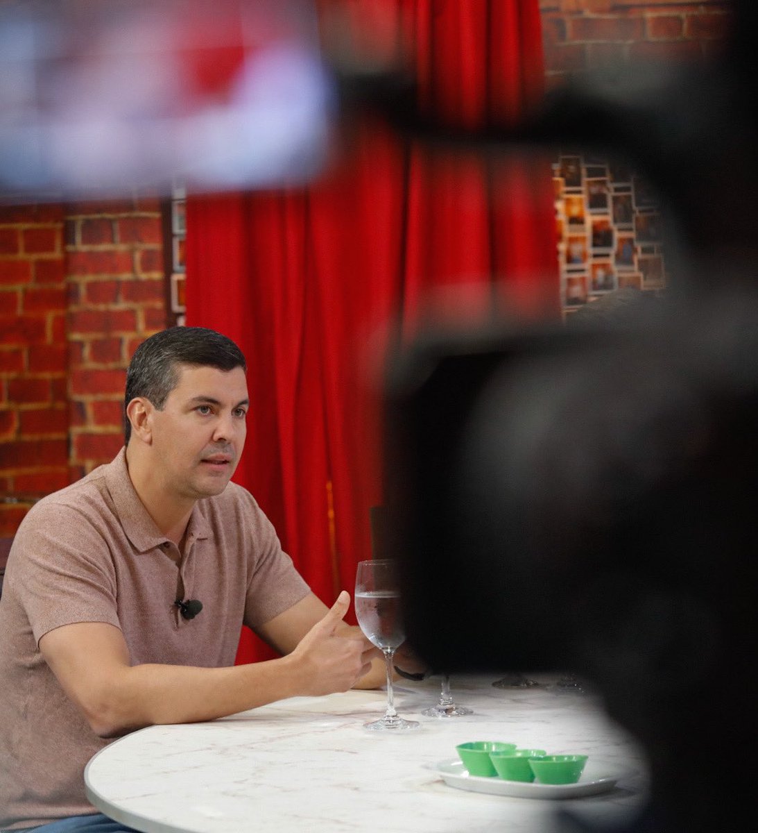 SantiPenap's tweet photo. Estoy en vivo en Polémica en el Bar, a través de #LaTelePy. Te invito a ver el programa. https://t.co/oHQ9vHcTOb